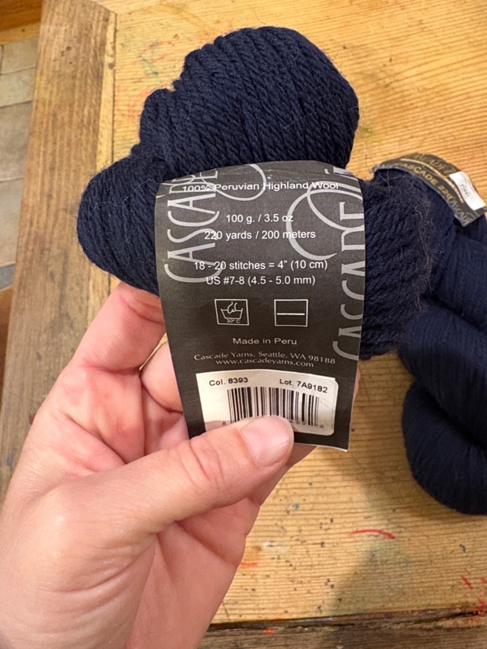 Cascade Yarn 220 Superwash Wool Blend in Navy Blue - 2 Skeins - Picture 3 of 3